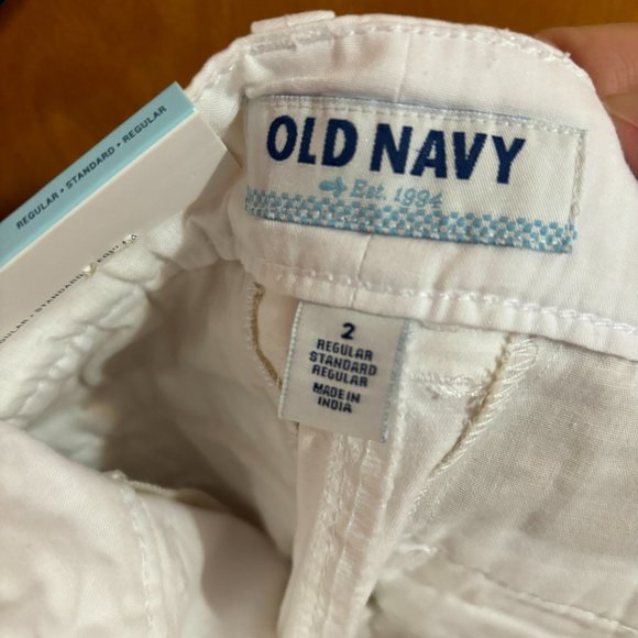 Old Navy‎ Mid Rise White Shorts Size 2 - Picture 11 of 12